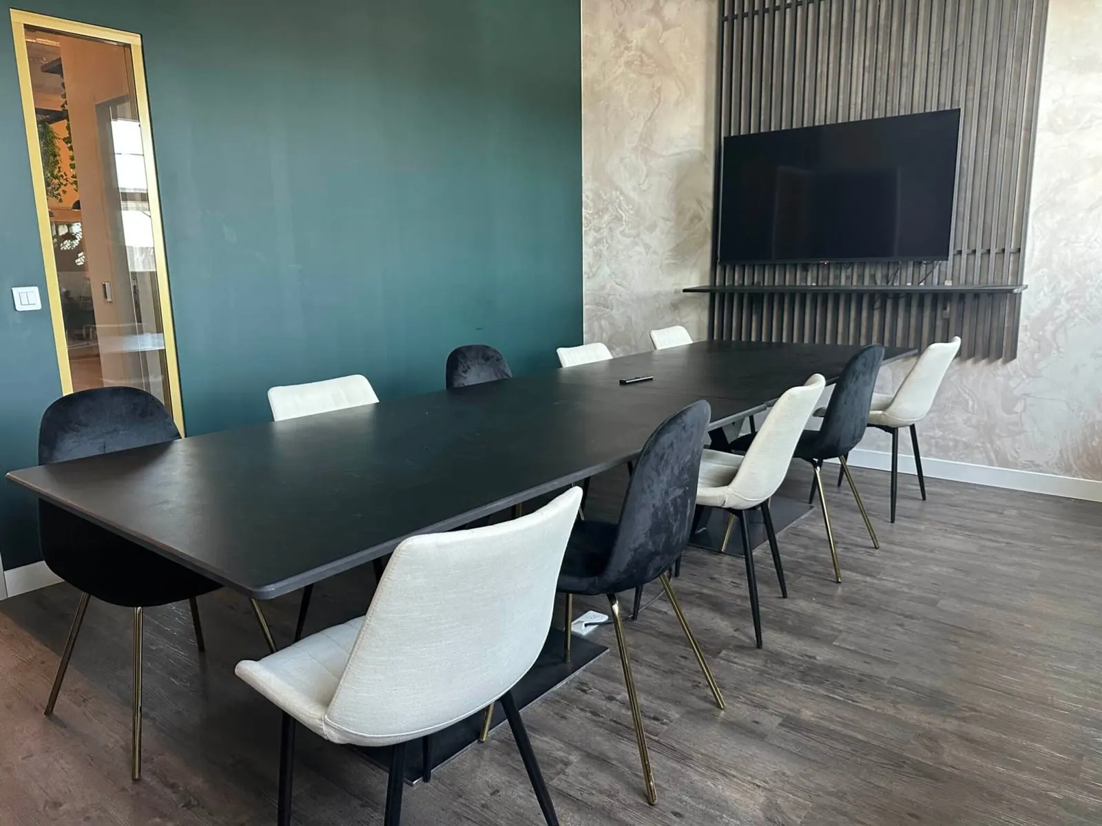 Salle de formation 20 personnes Montpellier THELAB Lattes configuration classe