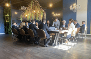 Réunion professionnelle coworking THELAB Montpellier — salle équipée Lattes